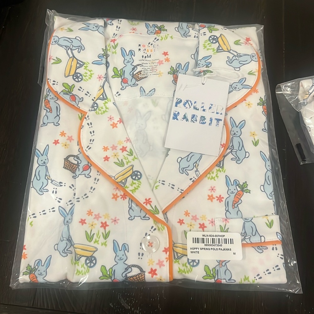 New in bag size medium roller rabbit hoppy spring Easter short set pajamas